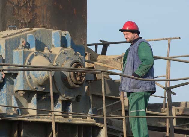 Aici sunt banii dumneavoastră(2). INVENTATORII, CĂPUȘELE DIN CEAFA FOSTEI SNLO